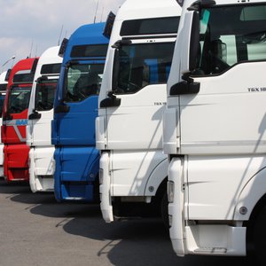 Весенниие ограничения коснулись не менее 2 тысяч грузовиков-Транспортная компания Союзхимтранс-Авто